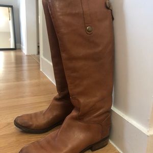 Flat Brown Boots for Fall